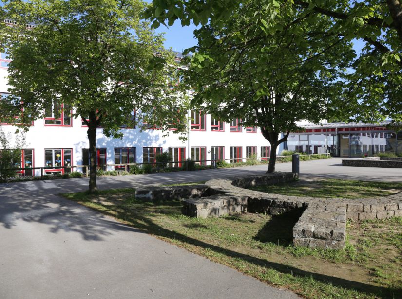Das Schulgebäude in Künzing